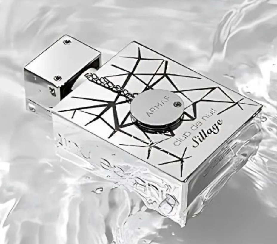 Perfume Club de Nuit Sillage